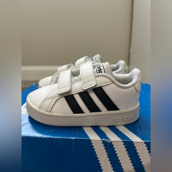 Adidas Grand Court Shoe - Picture 6 of 7